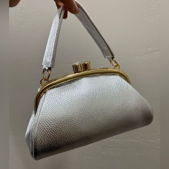 Silver Togo Cowhide Leather Handmade Kisslock Wristlet, Shoulder Bag, Crossbody - Picture 5 of 16